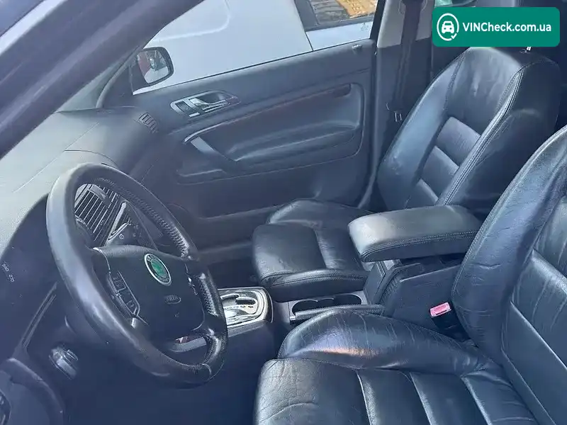 Skoda Superb 2005, фото з оголошення 1 з 8, VIN TMBBT63U759092549