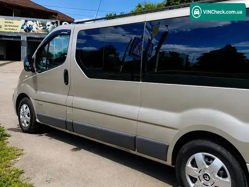 Renault Trafic 2010, фото з оголошення 2 з 11, VIN VF1JLEHB6AV391473