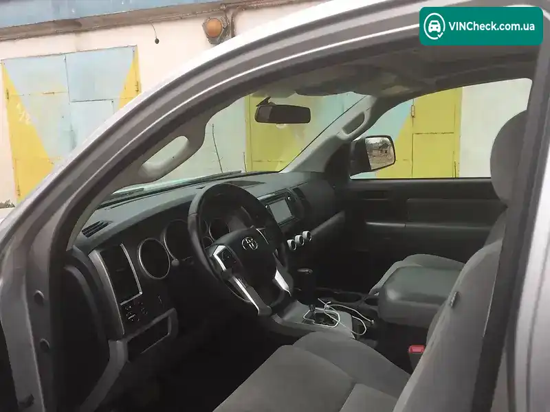 Toyota Sequoia 2016, фото з оголошення 2 з 14, VIN 5TDBY5G17GS137280