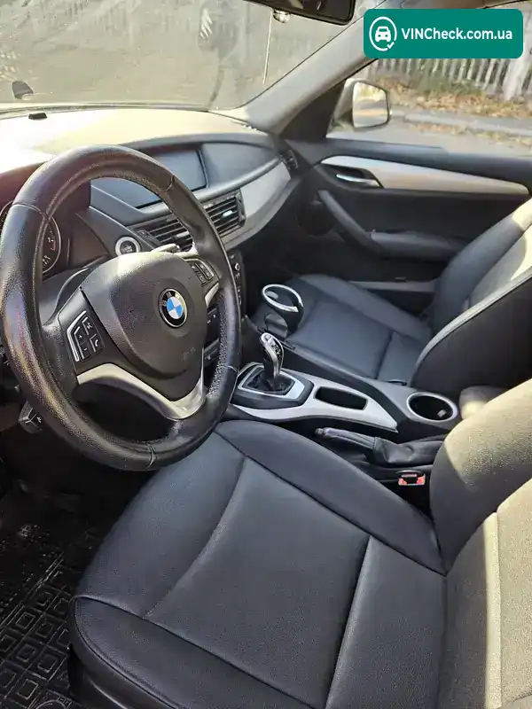 BMW X1 2015, фото з оголошення 2 з 18, VIN WBAVL1C53FVY35691