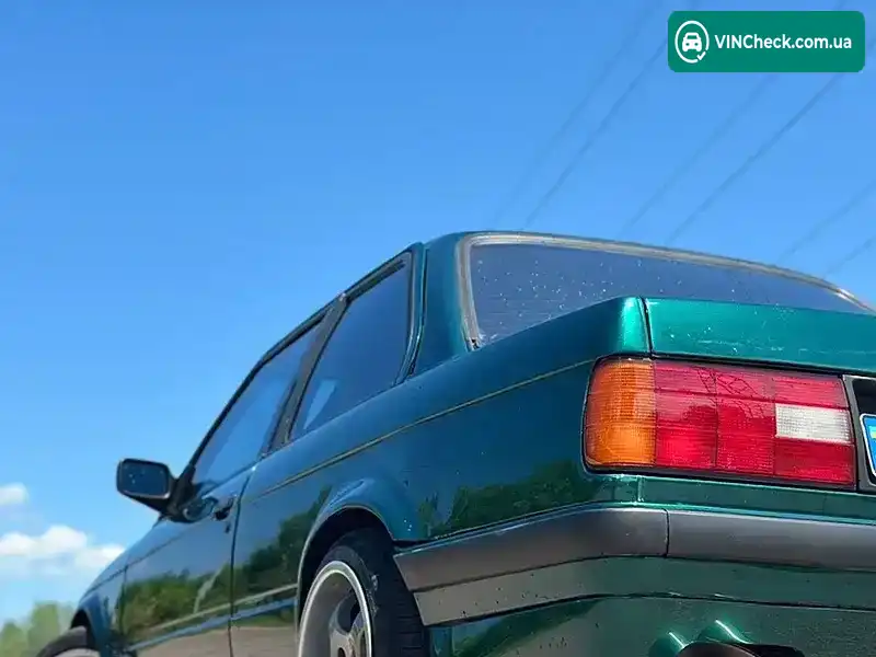 BMW 3 Series 1990, фото з оголошення 2 з 11, VIN WBAAB11050AA35954