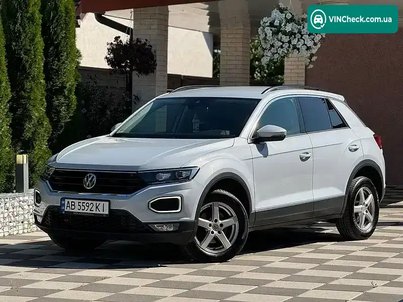 Volkswagen T-Roc 2018, фото з оголошення 2 з 20, VIN WVGZZZA1ZKV065277