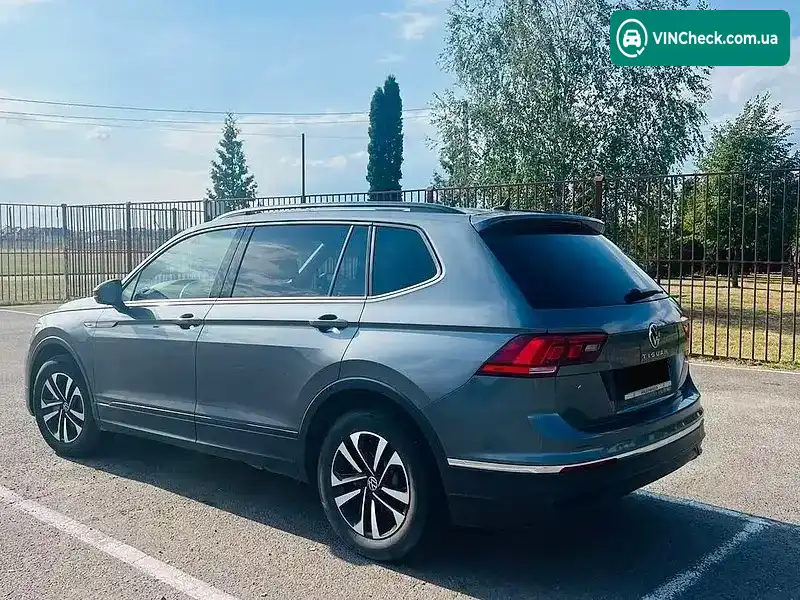 Volkswagen Tiguan 2023, фото з оголошення 2 з 8, VIN 3VVRB7AX2RM053669