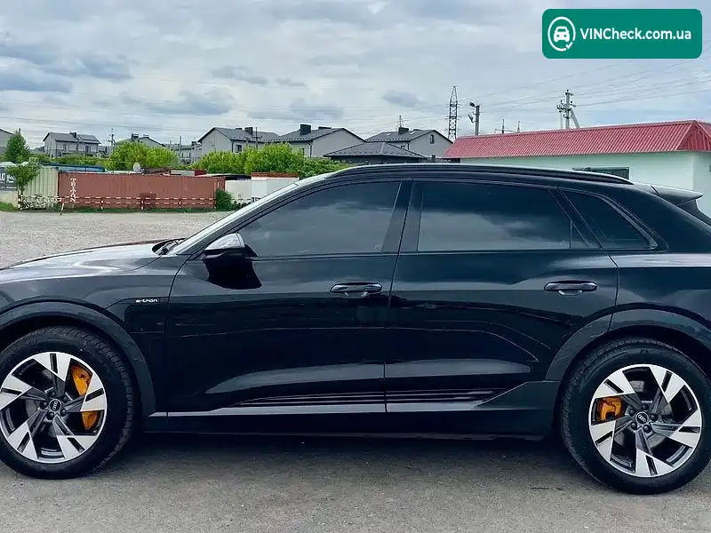 Audi e-tron 2021, фото з оголошення 2 з 20, VIN WAUZZZGE6NB005974