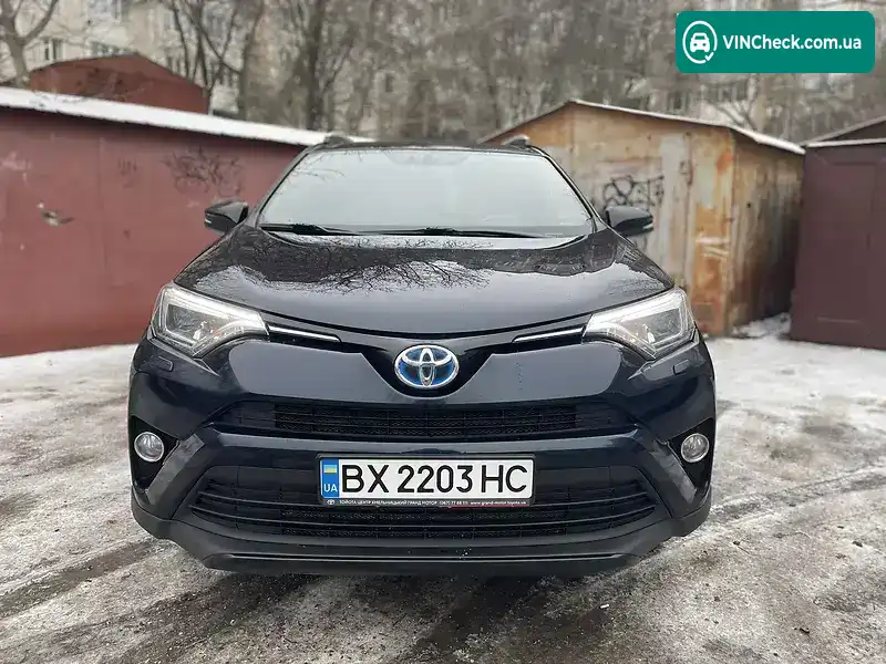 Toyota RAV4 2018, фото з оголошення 1 з 20, VIN JTMWRREV00D088002