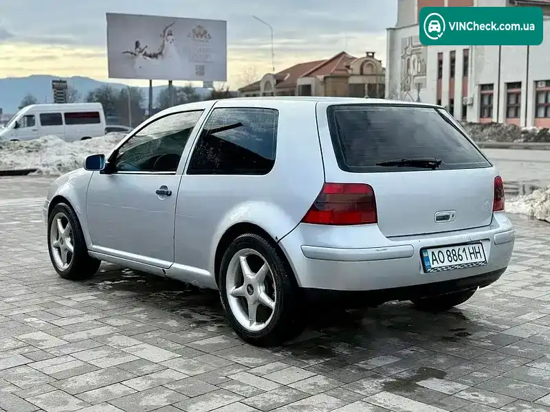 Volkswagen Golf 2002, фото з оголошення 2 з 7, VIN 9BWPG61J724000115