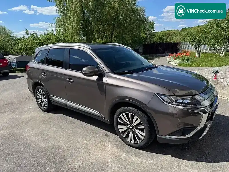 Mitsubishi Outlander 2018, фото з оголошення 2 з 15, VIN JMBXTGF3WKZ000256