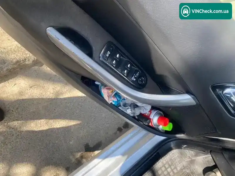 Peugeot 308 2012, фото з оголошення 2 з 21, VIN VF34H9HR8CS190677