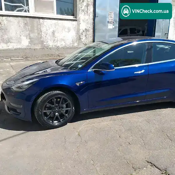 Tesla Model 3 2018, фото з оголошення 1 з 11, VIN 5YJ3E1EA6JF027227