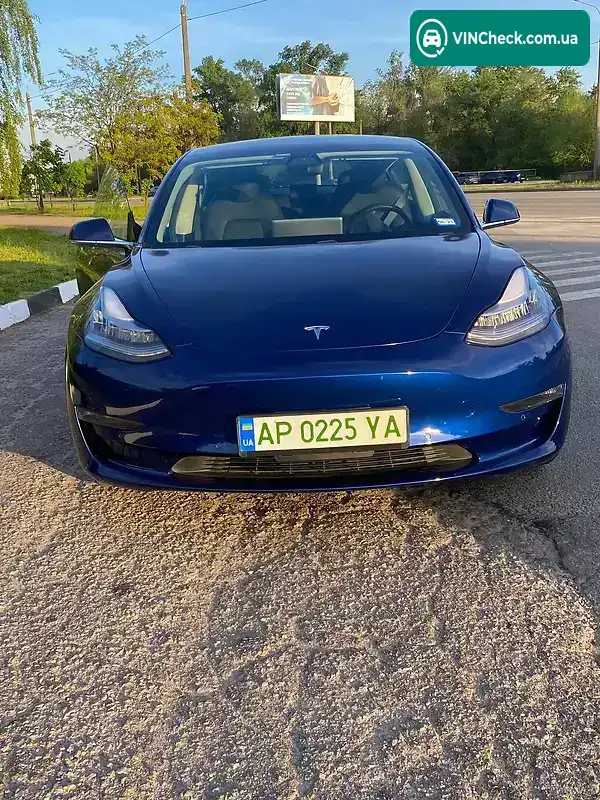 Tesla Model 3 2018, фото з оголошення 2 з 11, VIN 5YJ3E1EA6JF027227