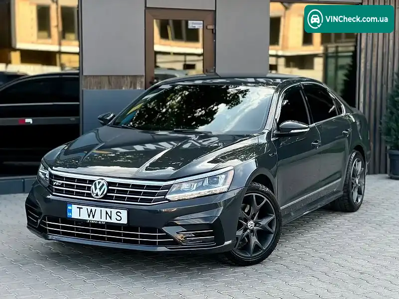 Volkswagen Passat 2017, фото з оголошення 1 з 20, VIN 1VWDT7A38HC055085