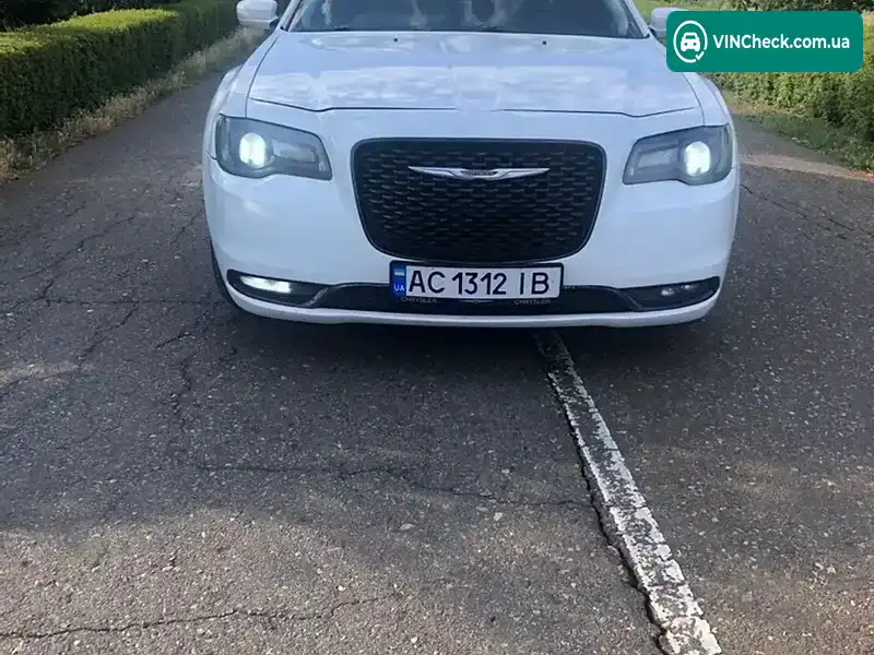 Chrysler 300 2017, фото з оголошення 1 з 17, VIN 2C3CCAAG1JH130313