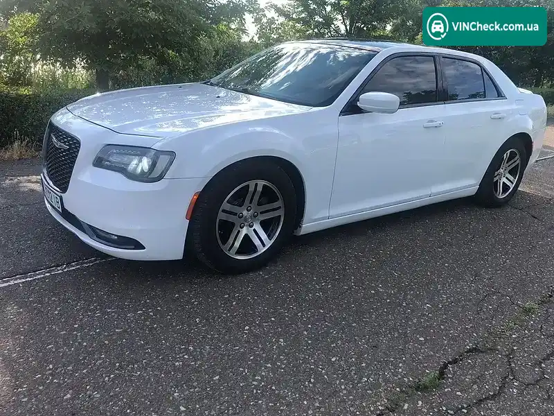 Chrysler 300 2017, фото з оголошення 2 з 17, VIN 2C3CCAAG1JH130313