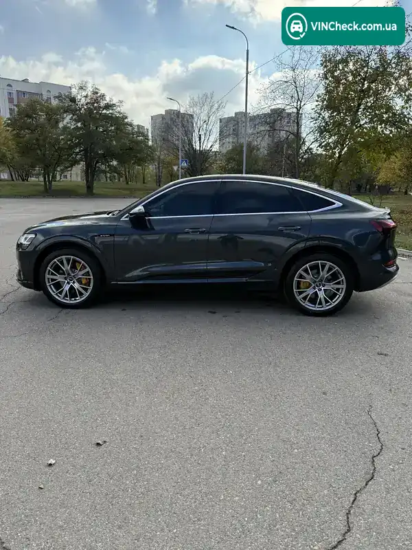 Audi e-tron 2022, фото з оголошення 2 з 21, VIN WAUZZZGE1PB004475