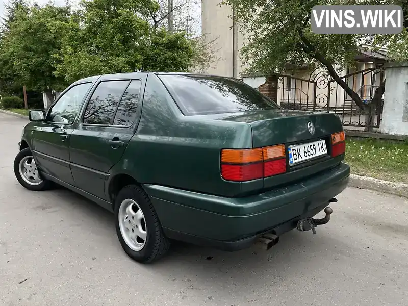 Volkswagen Vento 1995, фото з оголошення 2 з 12, VIN WVWZZZ1HZSW423386