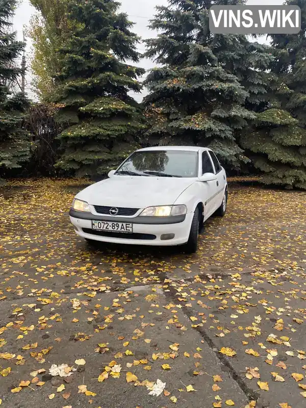 Opel Vectra 1998, фото з оголошення 1 з 16, VIN W0L0JBF19W1270673