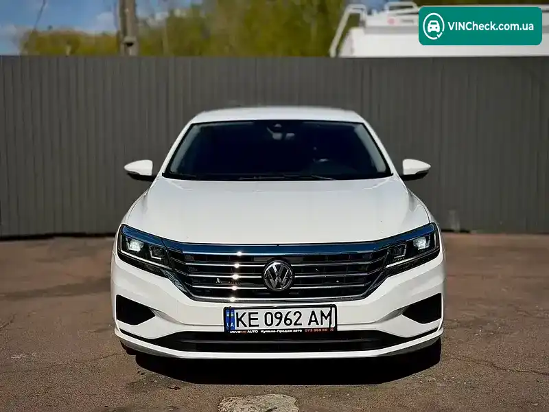 Volkswagen Passat 2019, фото з оголошення 2 з 21, VIN 1VWSA7A35LC008179