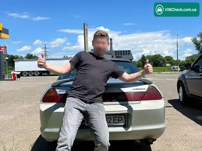 Honda Accord 2000, фото з оголошення 1 з 8, VIN 1HGCG4260YA600806