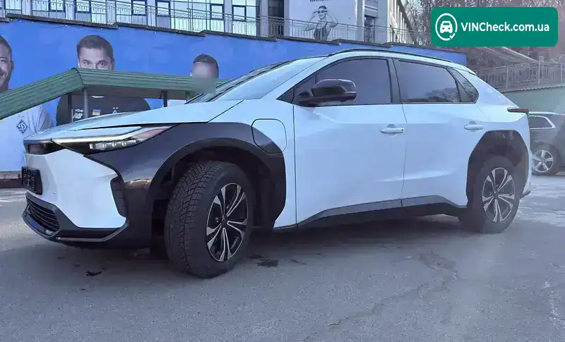 Toyota bZ4X 2022, фото з оголошення 1 з 18, VIN LVGD31359NG003830