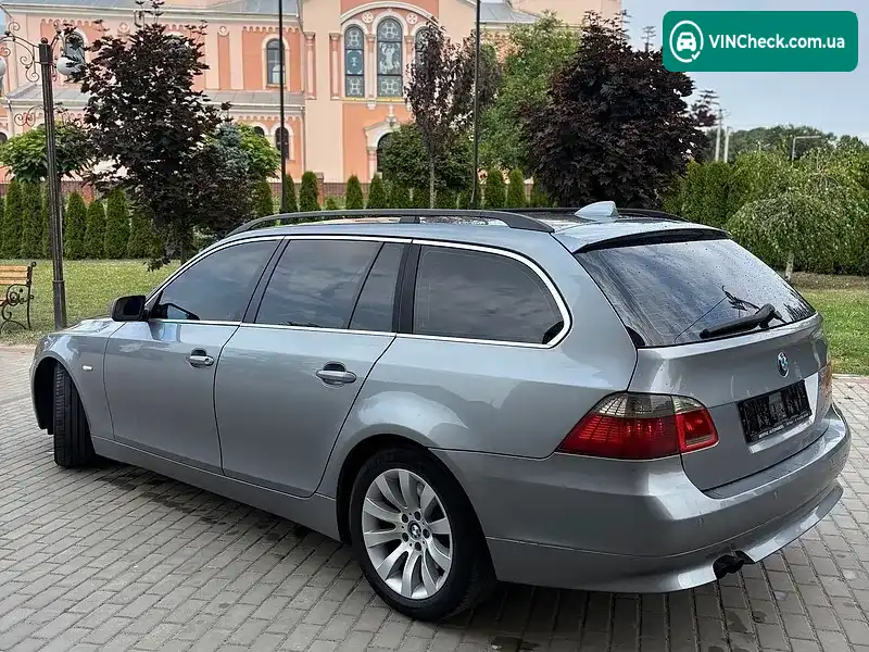 BMW 5 Series 2004, фото з оголошення 2 з 10, VIN WBANJ71030CR10909