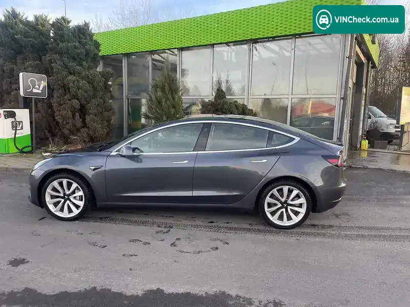 Tesla Model 3 2018, фото з оголошення 2 з 8, VIN 5YJ3E1EA8JF017802