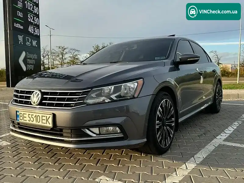 Volkswagen Passat 2017, фото з оголошення 1 з 12, VIN 1VWBT7A37HC047583