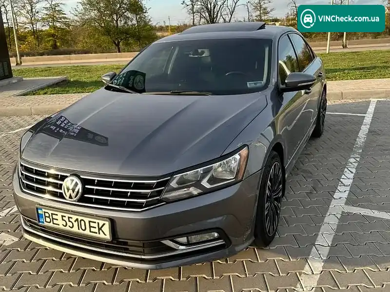 Volkswagen Passat 2017, фото з оголошення 2 з 12, VIN 1VWBT7A37HC047583
