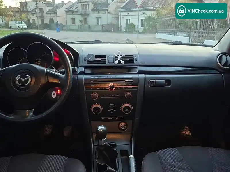 Mazda 3 2006, фото з оголошення 2 з 20, VIN JMZBK14Z261365961
