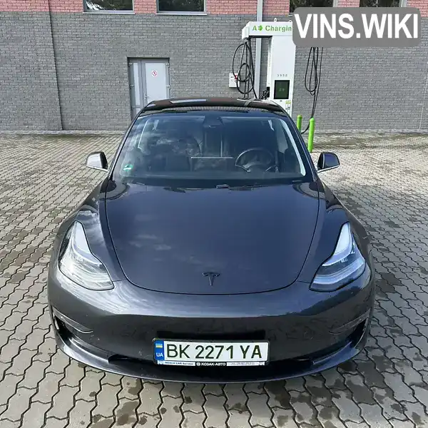 Tesla Model 3 2019, фото з оголошення 2 з 18, VIN 5YJ3E7EB6KF517969