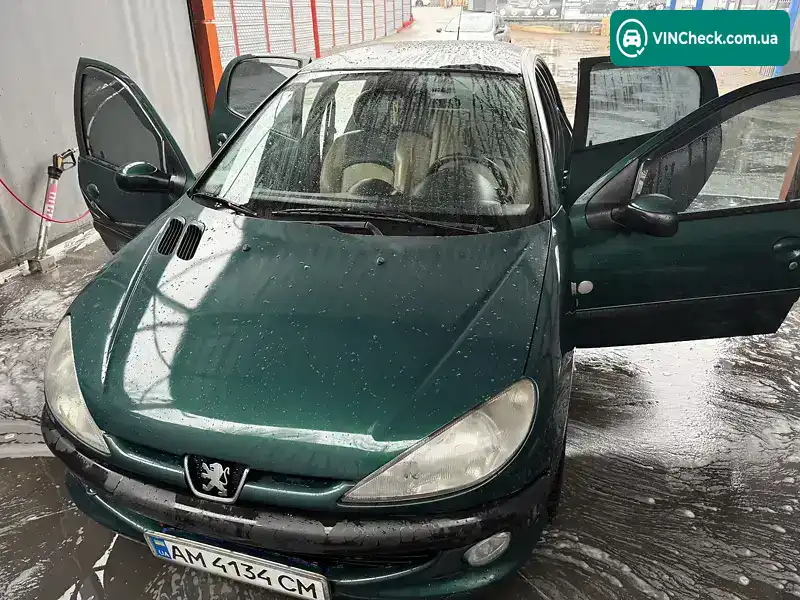 Peugeot 206 2000, фото з оголошення 1 з 11, VIN VF32AKFXF40737437