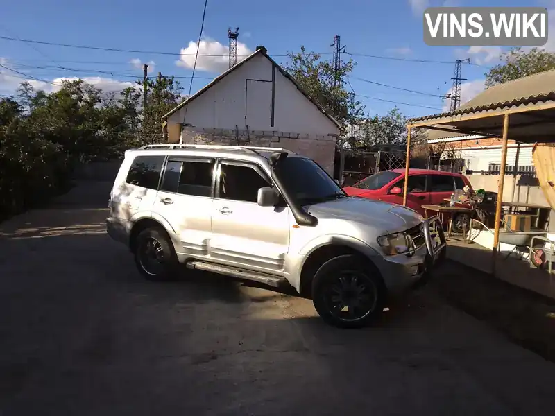 Mitsubishi Pajero 2000, фото з оголошення 1 з 10, VIN JMBLNV75W1J000225
