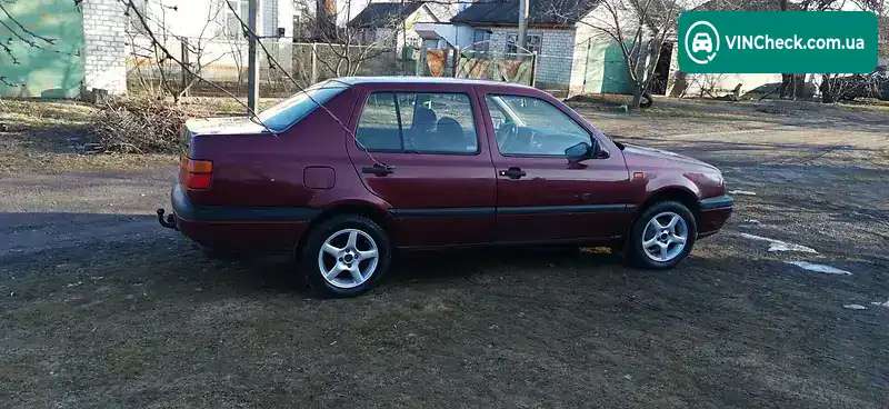 Volkswagen Vento 1994, фото з оголошення 1 з 8, VIN WVWZZZ16ZHW712038