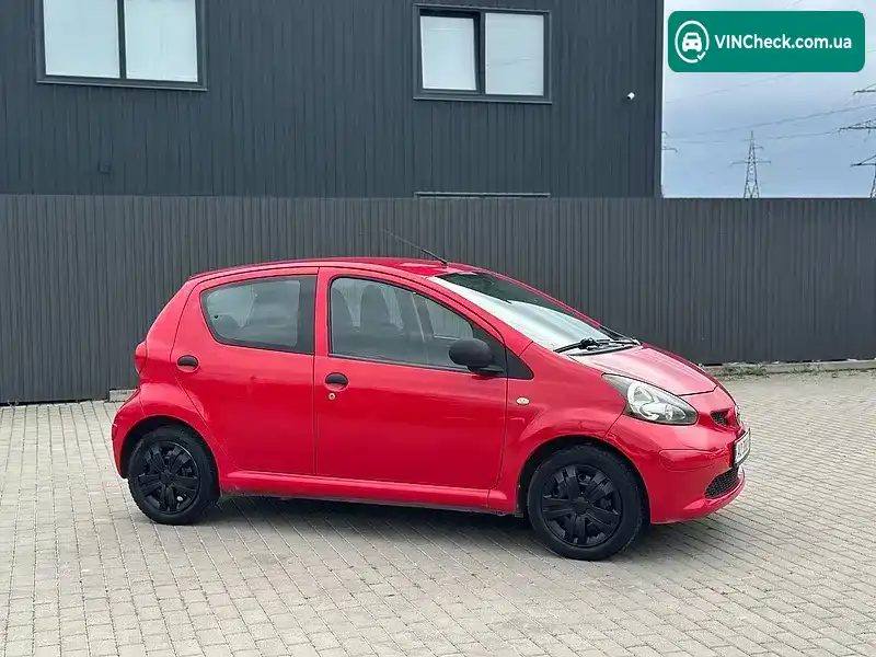 Toyota Aygo 2005, фото з оголошення 2 з 15, VIN JTDKG12C90N015178