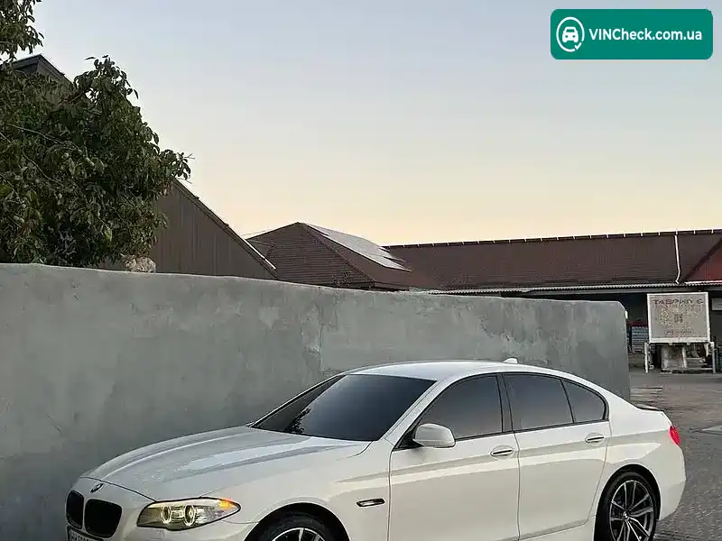 BMW 5 Series 2011, фото з оголошення 2 з 21, VIN WBAFP31080DL74691