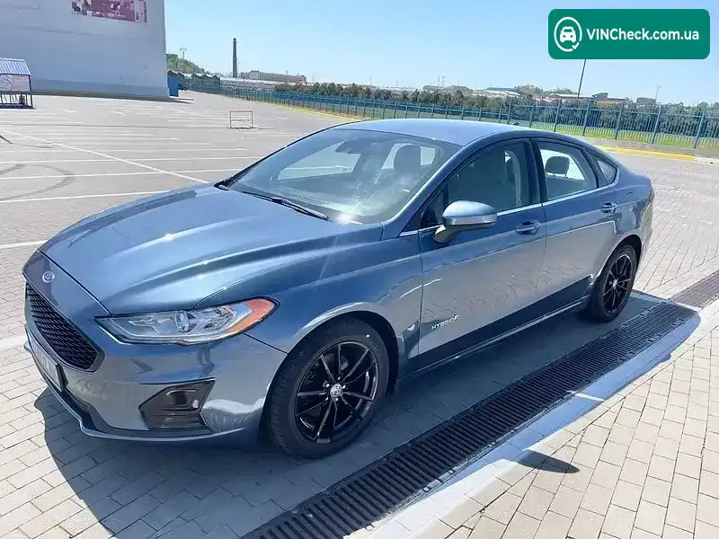 Ford Fusion 2018, фото з оголошення 2 з 21, VIN 3FA6P0LU8KR125194