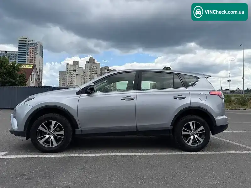 Toyota RAV4 2017, фото з оголошення 1 з 8, VIN JTMWDREV10J120598
