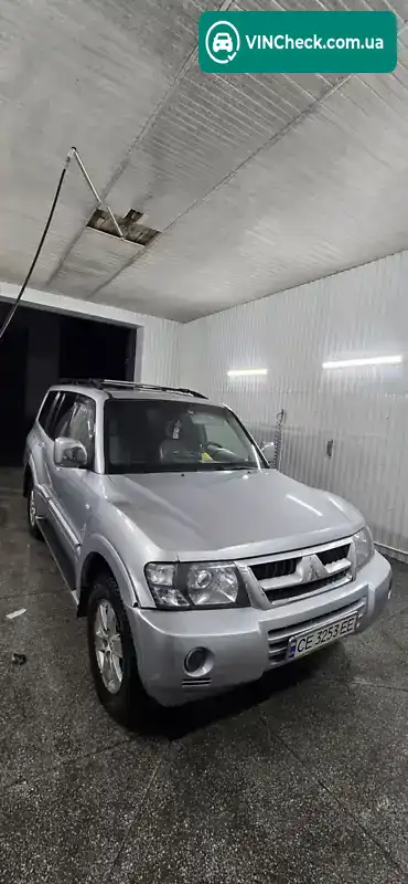 Mitsubishi Pajero 2005, фото з оголошення 2 з 17, VIN JMBLYV78W5J000404