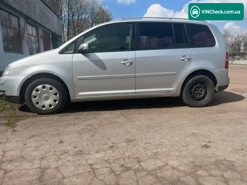 Volkswagen Touran 2004, фото з оголошення 1 з 13, VIN WVGZZZ1TZ4W172898