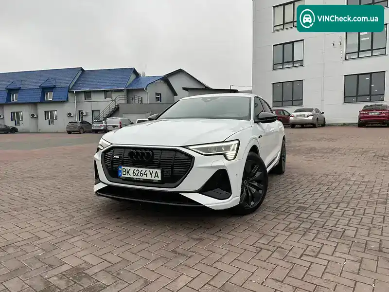 Audi e-tron 2022, фото з оголошення 1 з 21, VIN WAUZZZGE8PB000438
