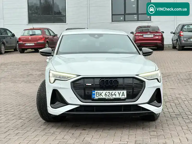 Audi e-tron 2022, фото з оголошення 2 з 21, VIN WAUZZZGE8PB000438