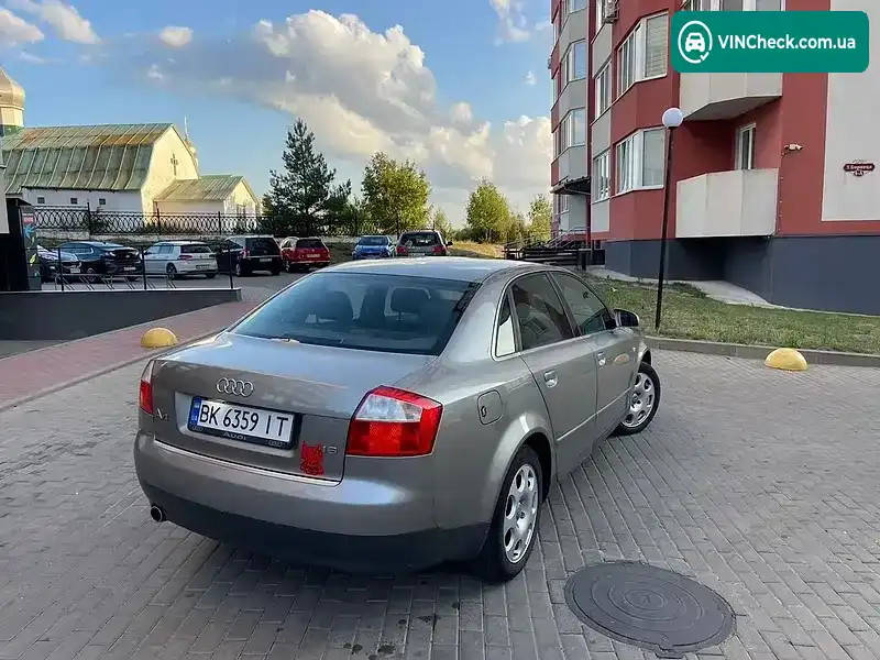 Audi A4 2002, фото з оголошення 2 з 20, VIN WAUZZZ8E43A121952