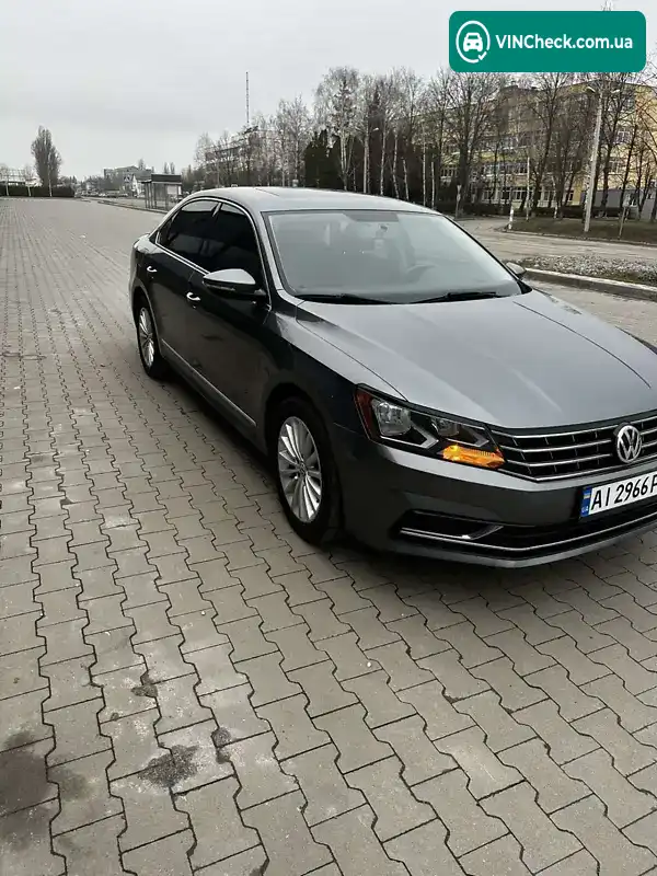 Volkswagen Passat 2017, фото з оголошення 2 з 19, VIN 1VWBT7A36HC058154