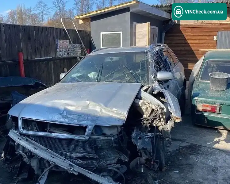Audi A4 2000, фото з оголошення 1 з 9, VIN WAUZZZ8DZYA209938