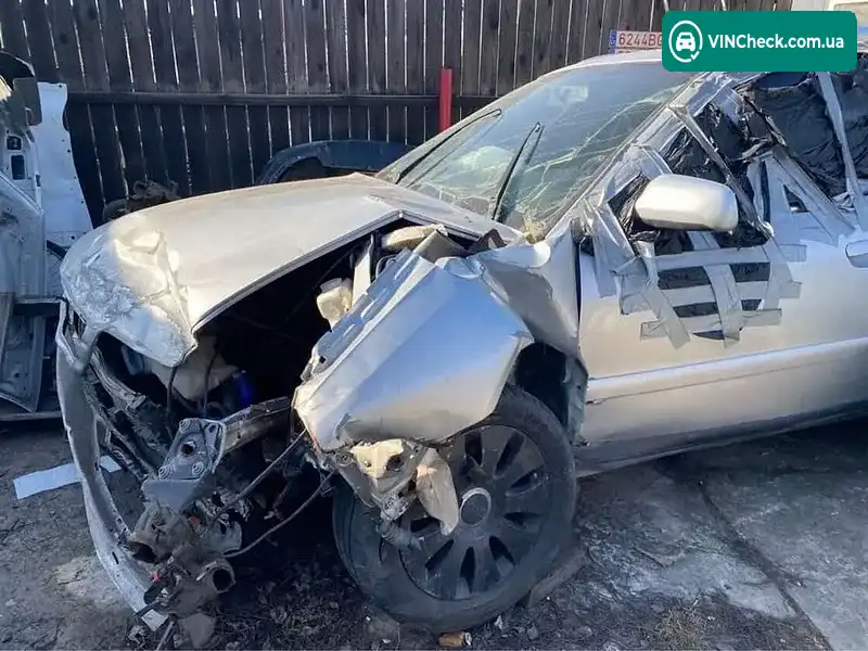 Audi A4 2000, фото з оголошення 2 з 9, VIN WAUZZZ8DZYA209938