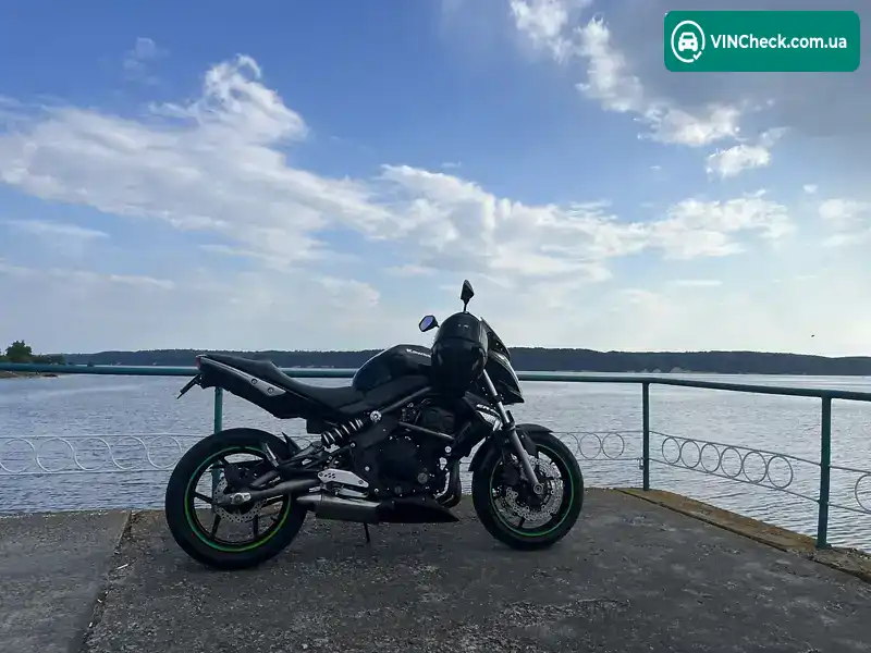 Kawasaki ER-6N 2010, фото з оголошення 2 з 13, VIN JKAER650CCDA20752