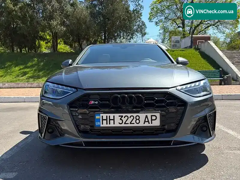 Audi A4 2023, фото з оголошення 1 з 10, VIN WAUEAAF48RN000988