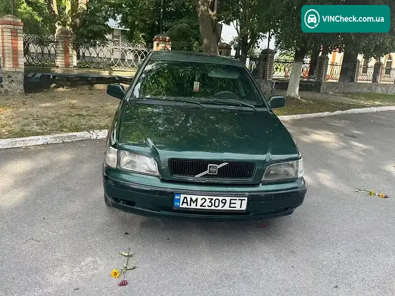 Volvo S40 1998, фото з оголошення 2 з 10, VIN YV1VS1626WF145186