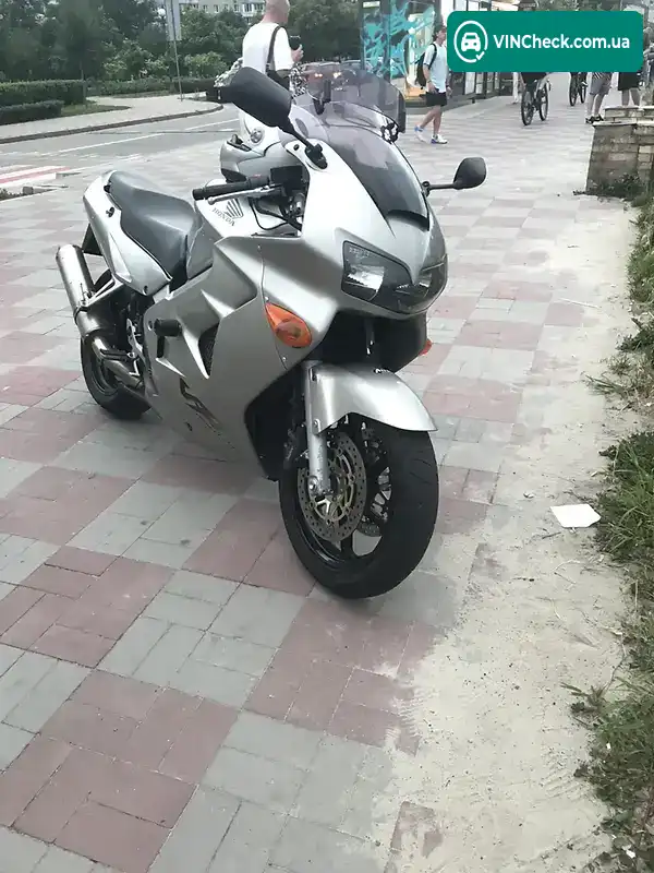 Honda VFR 800 1998, фото з оголошення 1 з 18, VIN JH2RC46A6WM010031