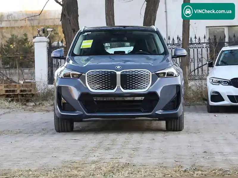 BMW iX1 2025, фото з оголошення 2 з 19, VIN LBV61FX03SMA53876