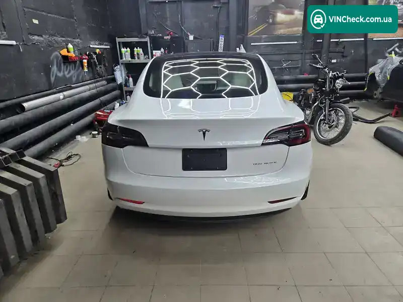 Tesla Model 3 2021, фото з оголошення 2 з 14, VIN 5YJ3E1EB8NF108843